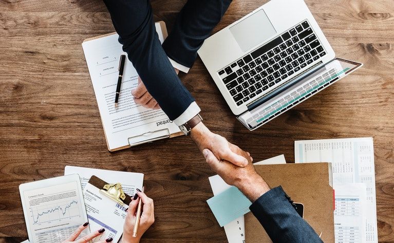 Qué perfiles buscan las empresas que están contratando.